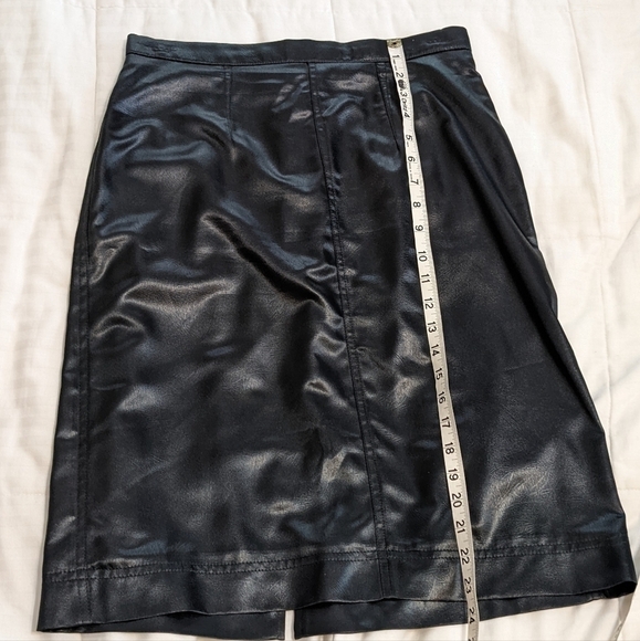 𝅺faux leather looking skirt - Picture 5 of 6